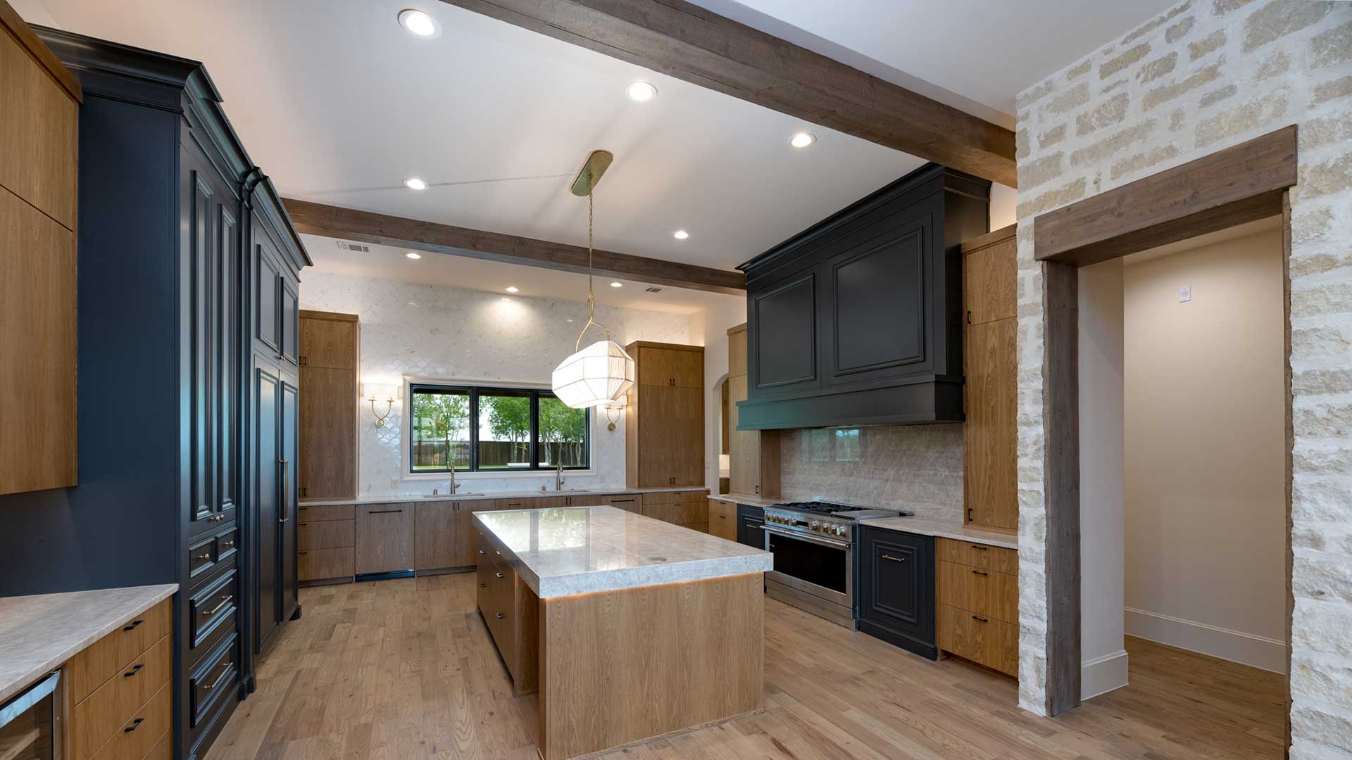 7 Ways to Incorporate Custom Wood Features Into a New Home Build